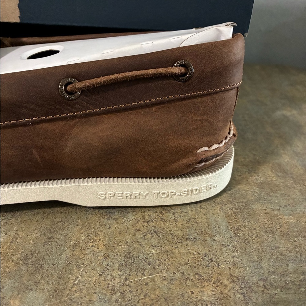 Sperry Men's Tan Leather Boat Shoes - Picture 7 of 7